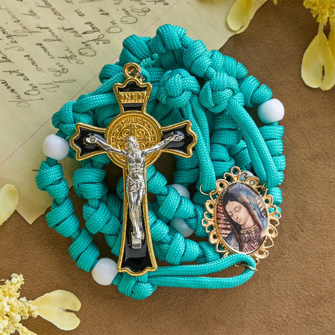 Christianartworkshop Leuchtender türkisfarbener Rosenkranz mit Guadalupe-Kamee: Starker Griff, heiliger Fokus - image 4