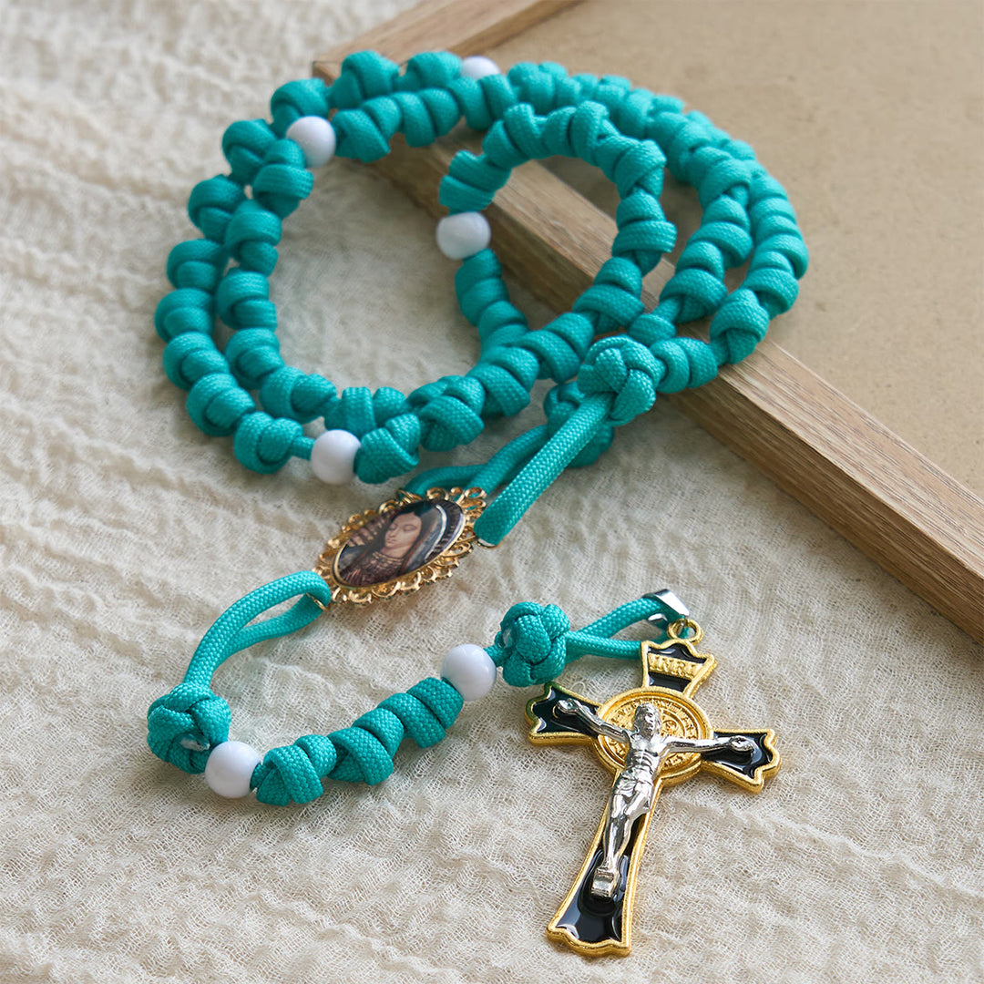 Christianartworkshop Leuchtender türkisfarbener Rosenkranz mit Guadalupe-Kamee: Starker Griff, heiliger Fokus - image 2
