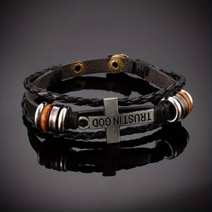 Schwarzes geflochtenes Lederarmband von Christianartworkshop mit Kreuz und der Inschrift „Vertraue auf Gott“. - image 2