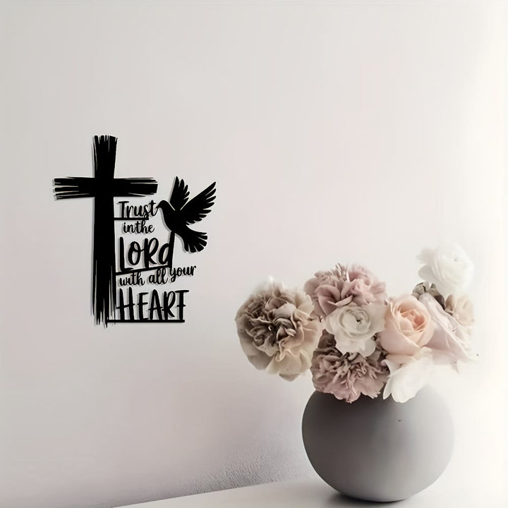 Christianartworkshop Schwarze Metallkreuz- und Tauben-Wanddekoration mit dem Bibelvers „Vertraue dem Herrn“ - image 3