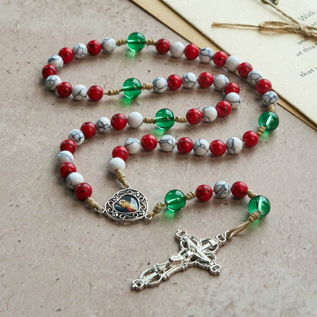 Christianartworkshop Weihnachtsrosenkranz aus bunten Perlen in Zuckerstangenform mit der Barmherzigkeit Gottes und Unserer Lieben Frau: Feiern Sie die Geburt Christi - image 5