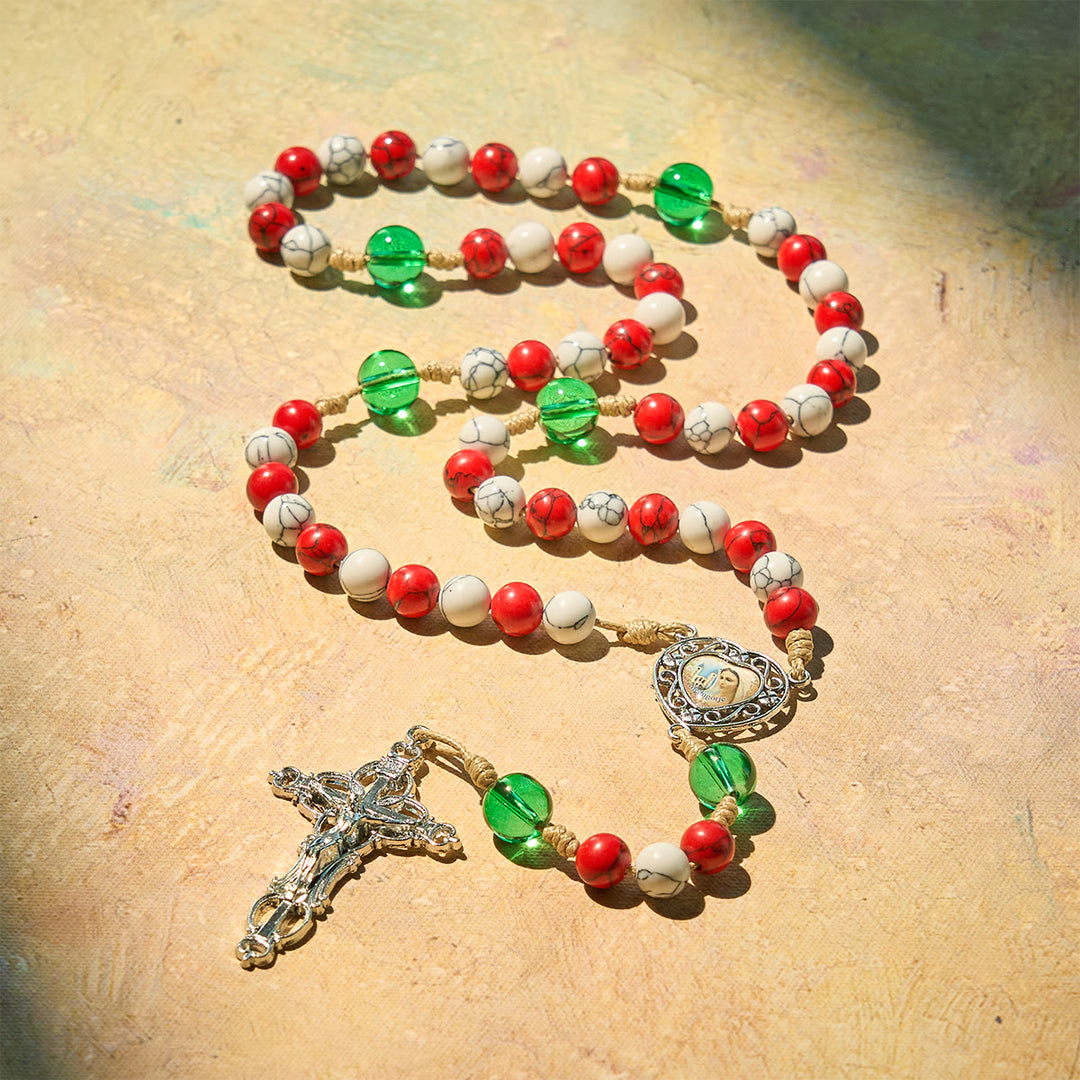 Christianartworkshop Weihnachtsrosenkranz aus bunten Perlen in Zuckerstangenform mit der Barmherzigkeit Gottes und Unserer Lieben Frau: Feiern Sie die Geburt Christi - image 7