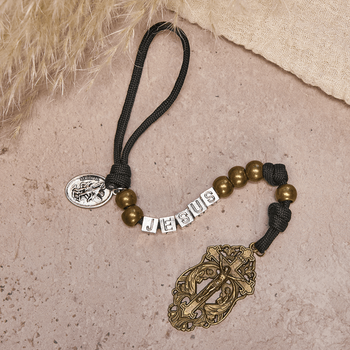 Minimalistischer, robuster schwarzer Taschenrosenkranz von Christianartworkshop mit dem Heiligen Michael und personalisiertem Jesus-Brief - image 3