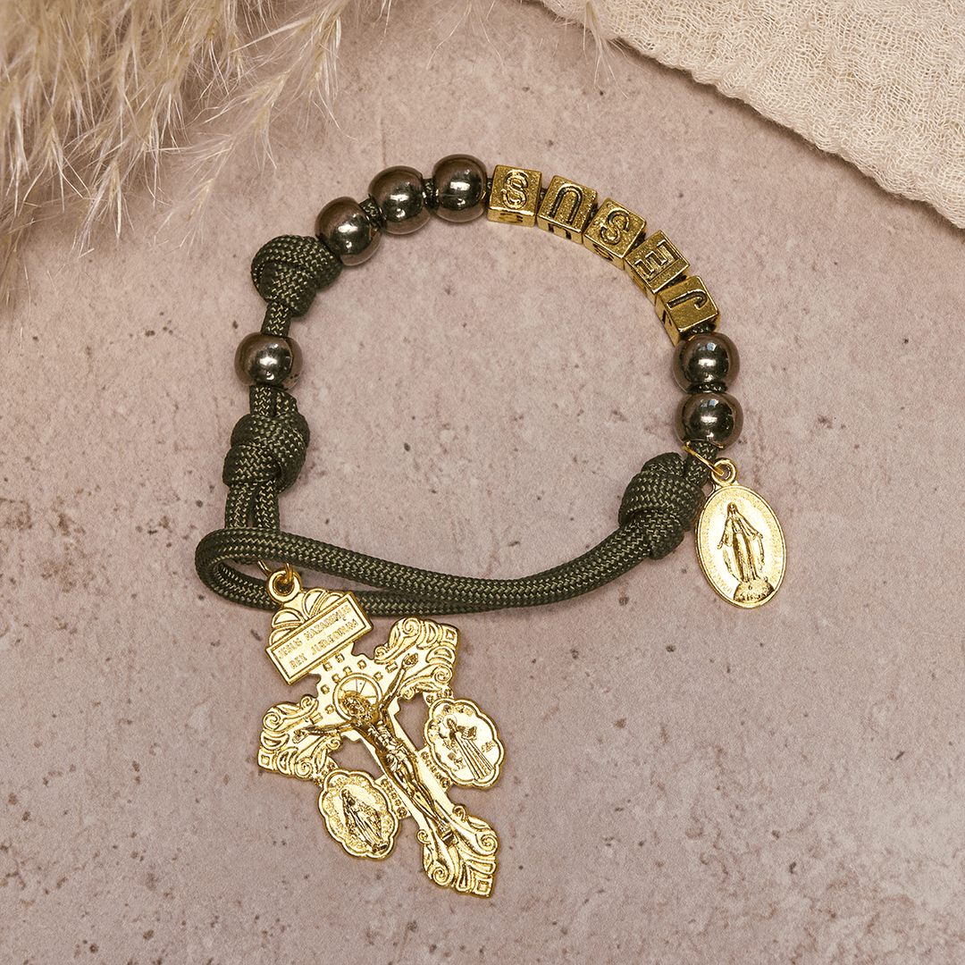 Christianartworkshop Hämatit-Perlen, kompakter Gebetstaschen-Rosenkranz mit Kruzifix und personalisiertem JESUS-Brief - image 3