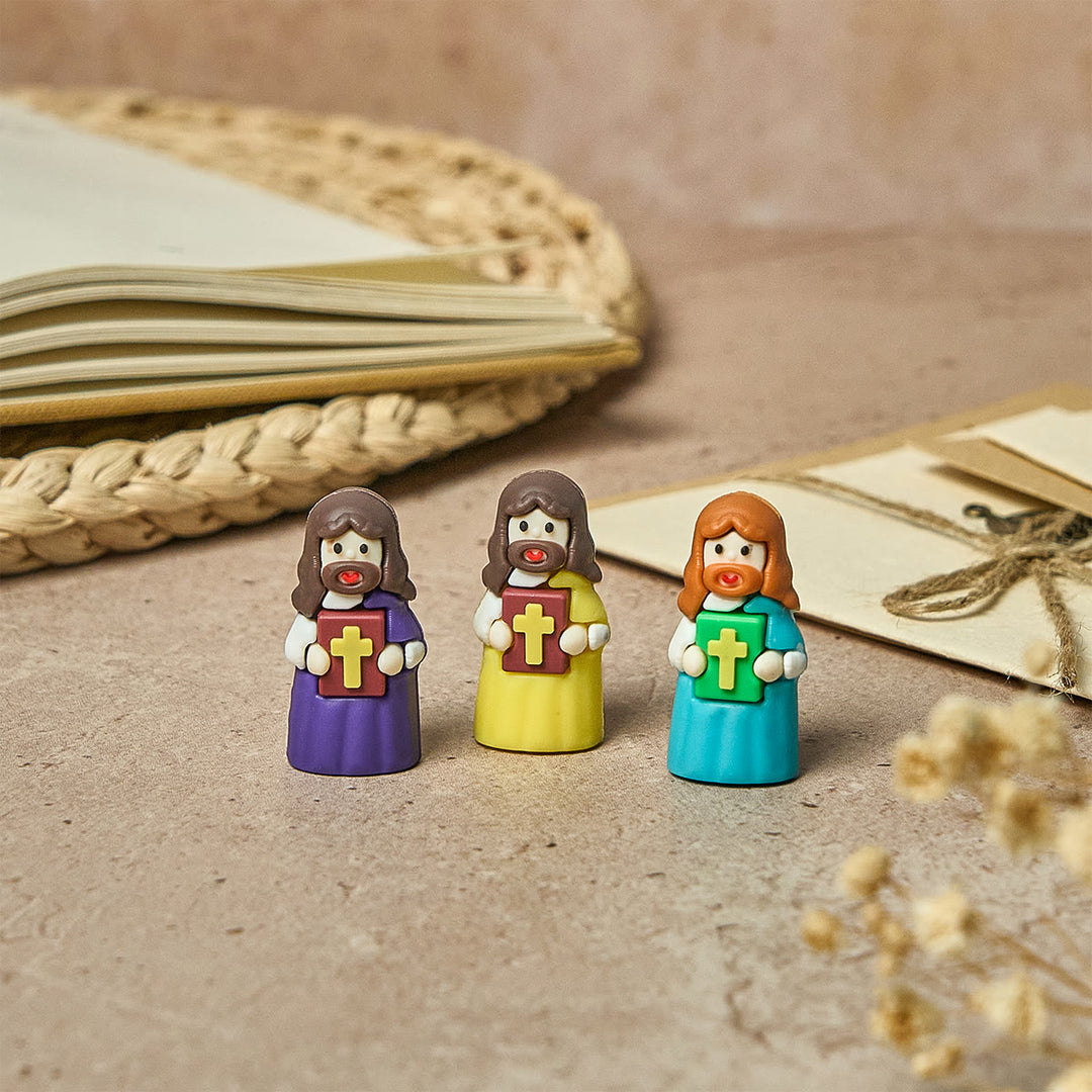 Christianartworkshop 3-farbiges Mini-Figuren-Set mit Kreuzbibel für Schreibtisch, Auto, Nachttisch - 30 Stück/Satz - image 0