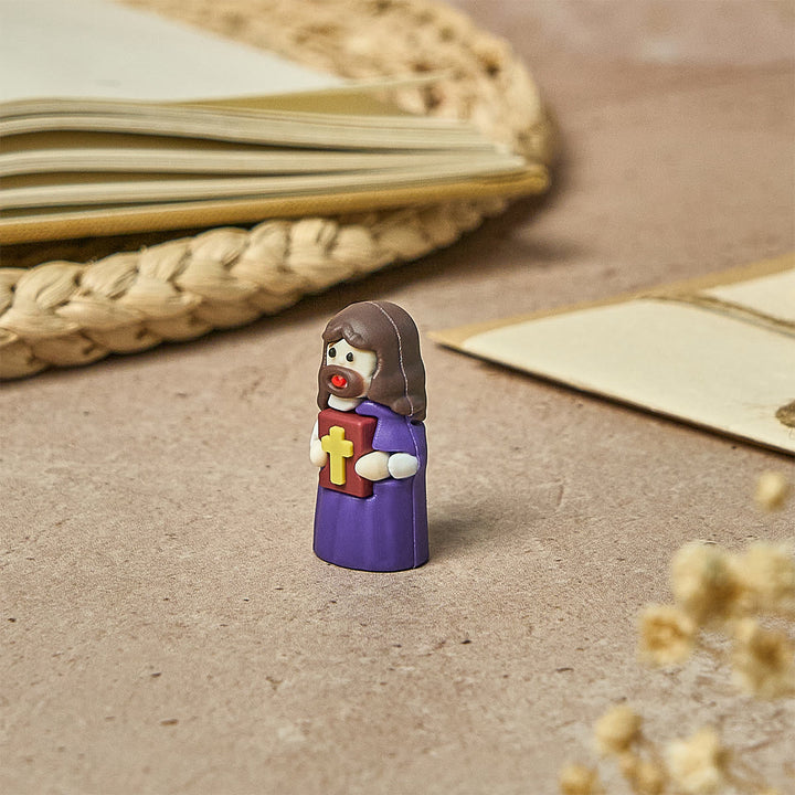 Christianartworkshop 3-farbiges Mini-Figuren-Set mit Kreuzbibel für Schreibtisch, Auto, Nachttisch - image 1