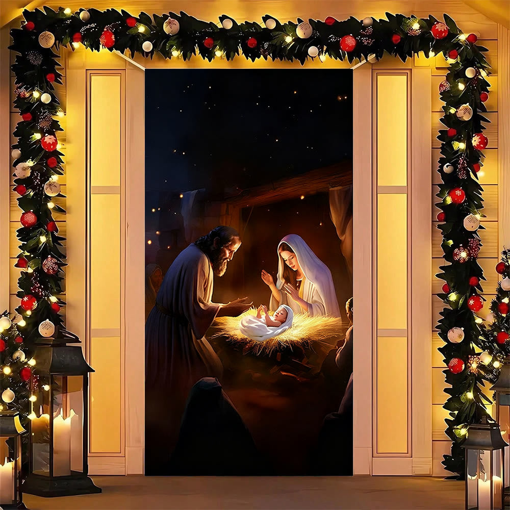 Christianartworkshop Türvorhang mit warmer Krippenszene: Weihnachtlicher Glanz und festlicher Charme - image 4
