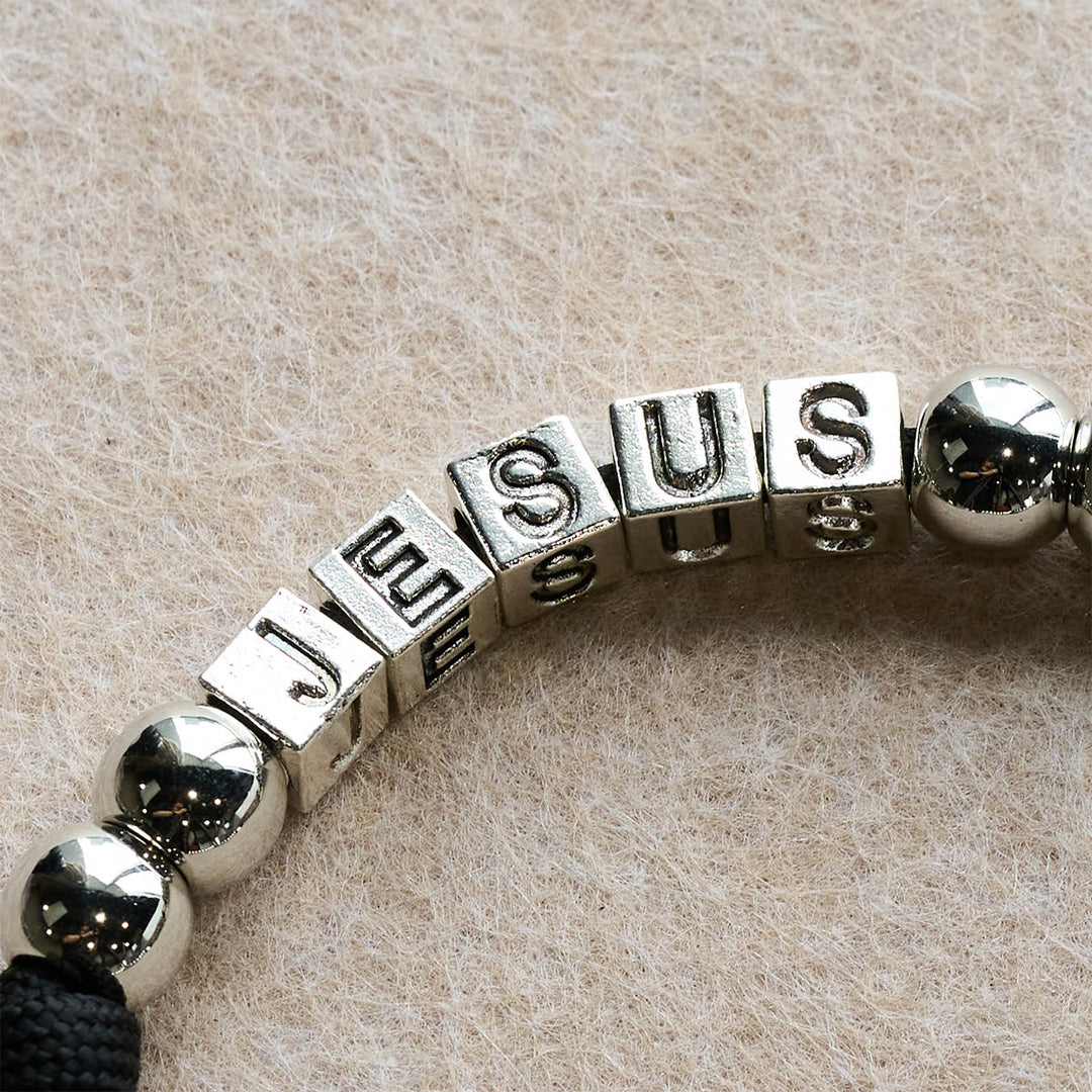 Christianartworkshop Gebetskranz mit personalisiertem „JESUS“-Buchstaben aus silberfarbenen Perlen und Kampfgebet - image 10