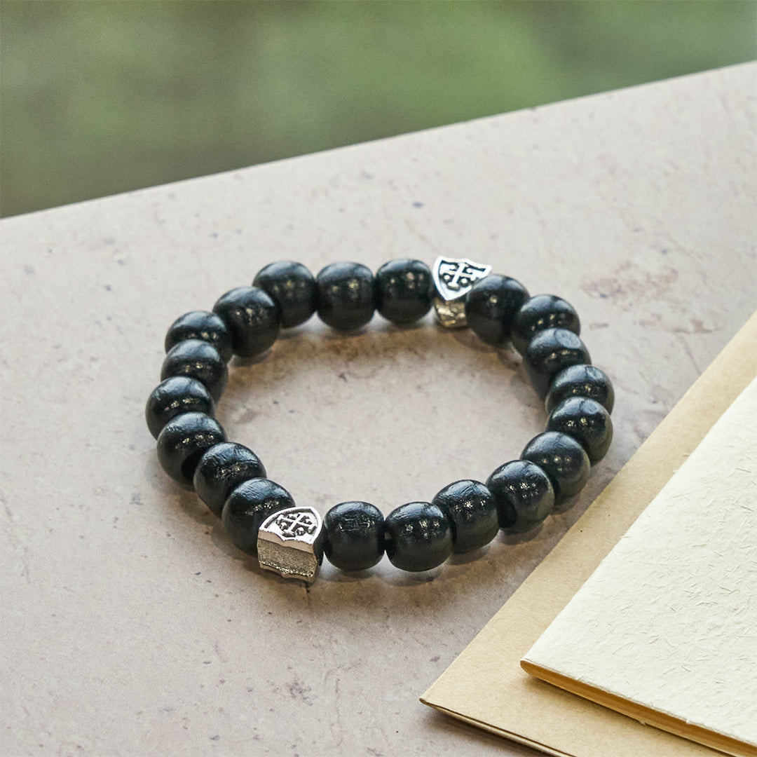 Christianartworkshop Schwarzes handgefertigtes Gebetsarmband aus Holz mit zwei Jerusalemkreuzen - image 2