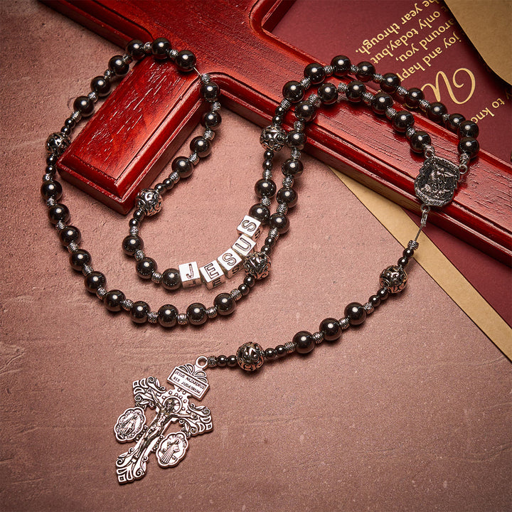 Christianartworkshop Individuell gestalteter Rosenkranz aus schwarzem Achat mit Schild des Heiligen Michael und personalisiertem Jesus-Motiv - image 3