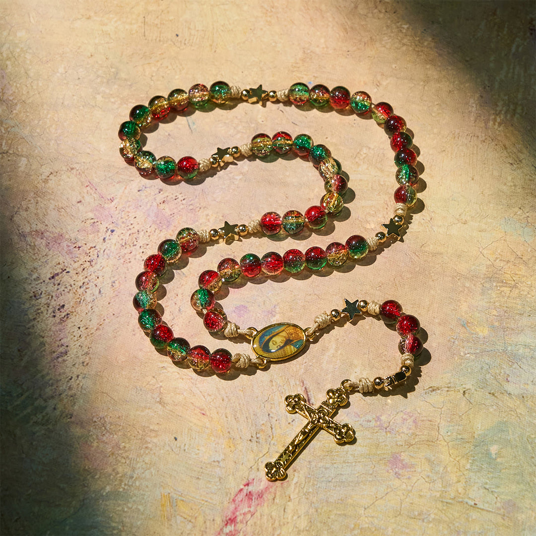 Weihnachtsgeschenk von Christianartworkshop: Weihnachtlicher Glasperlenrosenkranz: Medaille Unserer Lieben Frau von Guadalupe & goldenes Kruzifix - image 6