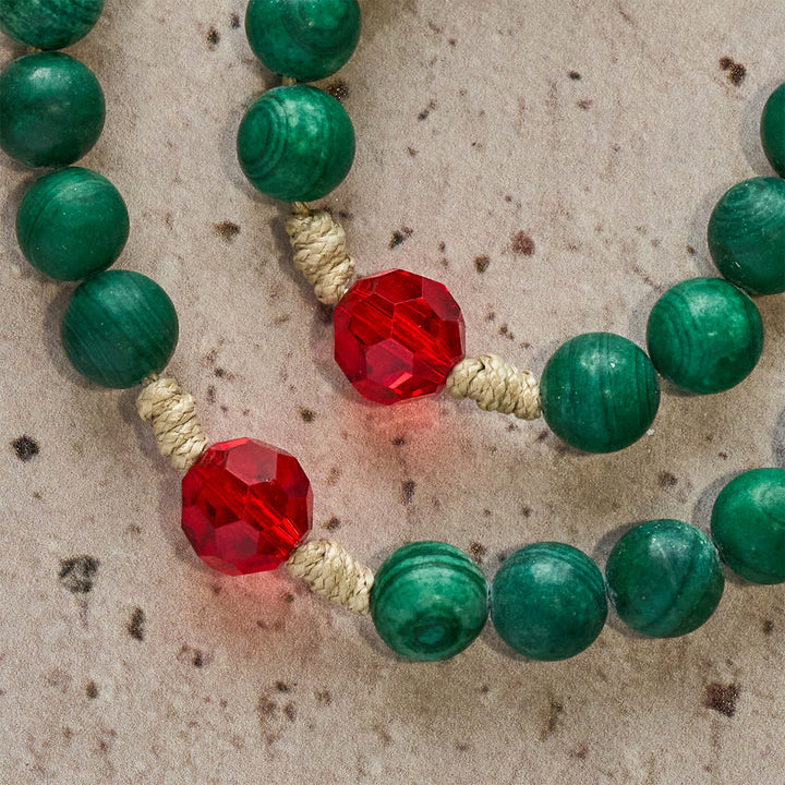 Weihnachtsgeschenk von Christianartworkshop: Rosenkranz aus grünem, gemustertem Stein für andächtiges Gebet: Grün-goldenes Glaskreuz - image 12