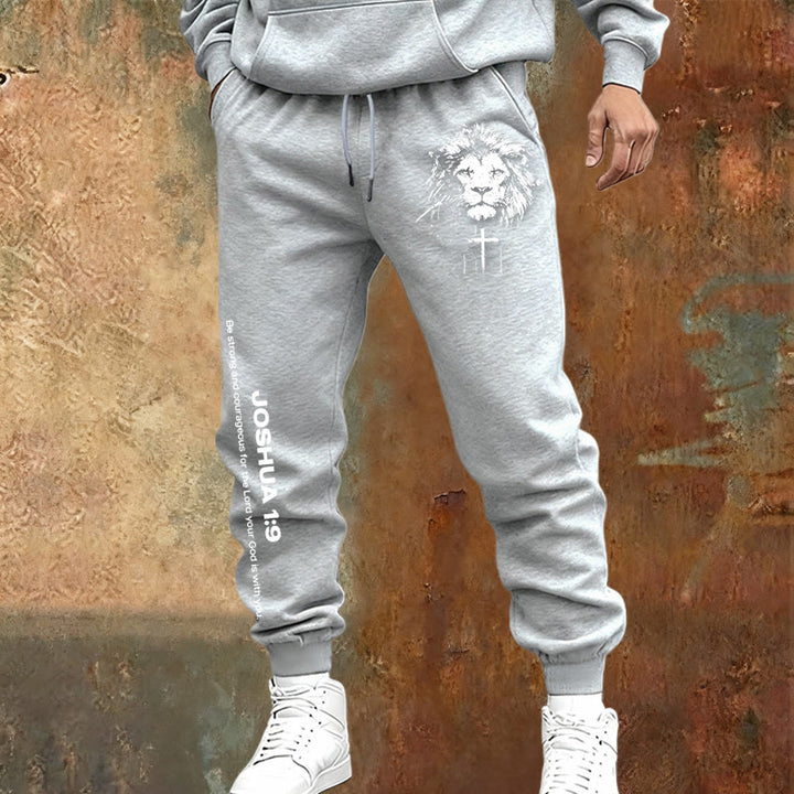Christianartworkshop Lion of Judah Jogginghose: Josua 1:9 Vers in Kohle - image 13