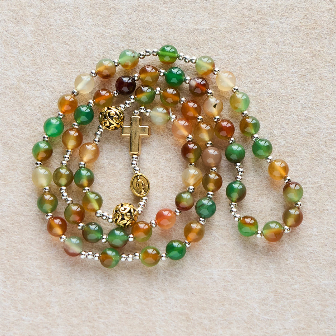 Christianartworkshop Weihnachtliches Malachit-Rosenkranzarmband mit mehreren Lagen, Kreuz und Medaille - image 2