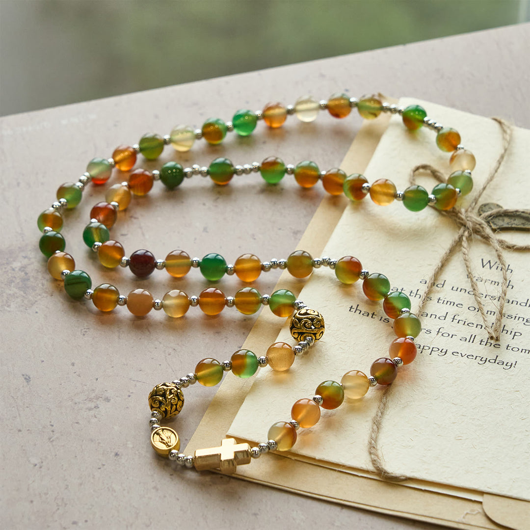 Christianartworkshop Weihnachtliches Malachit-Rosenkranzarmband mit mehreren Lagen, Kreuz und Medaille - image 1