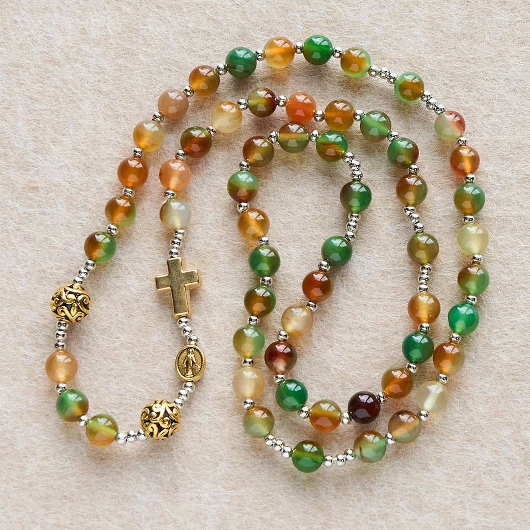 Christianartworkshop Weihnachtliches Malachit-Rosenkranzarmband mit mehreren Lagen, Kreuz und Medaille - image 4