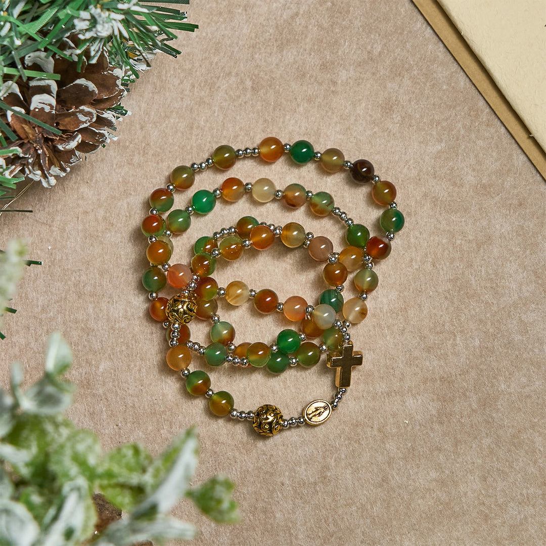 Christianartworkshop Weihnachtliches Malachit-Rosenkranzarmband mit mehreren Lagen, Kreuz und Medaille - image 5
