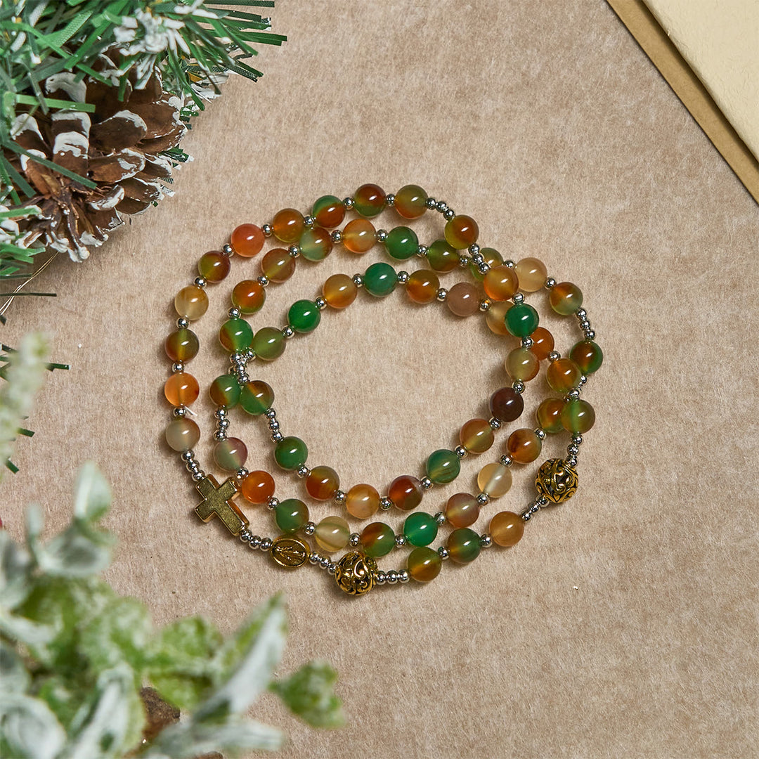 Christianartworkshop Weihnachtliches Malachit-Rosenkranzarmband mit mehreren Lagen, Kreuz und Medaille - image 3