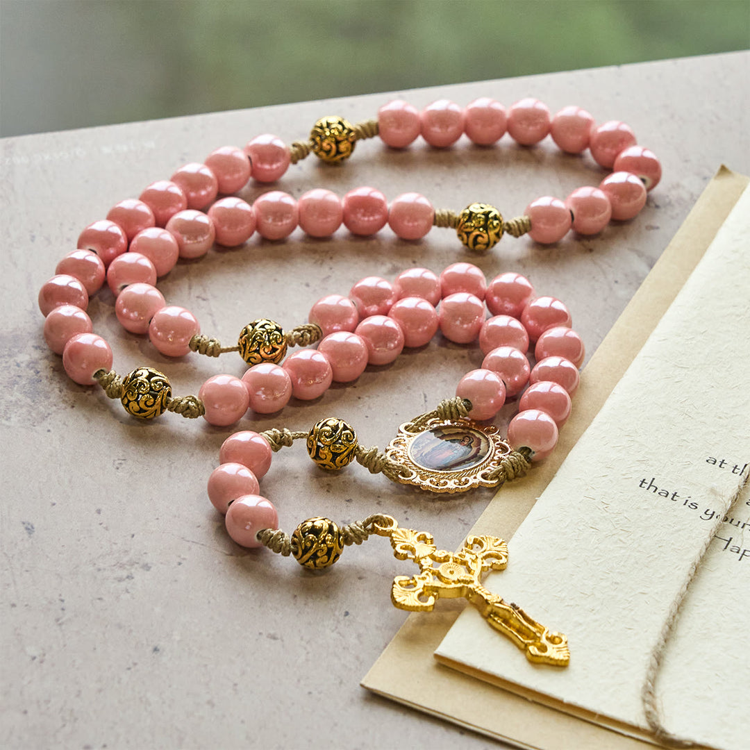 Christianartworkshop Rosenkranz aus hellrosa Keramik: Feiern Sie Weihnachten mit Anmut und Hoffnung - image 5