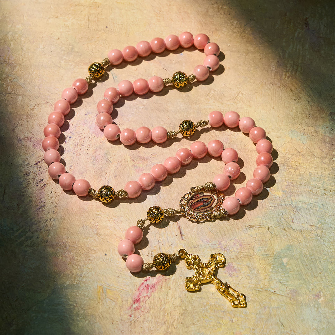 Christianartworkshop Rosenkranz aus hellrosa Keramik: Feiern Sie Weihnachten mit Anmut und Hoffnung - image 1