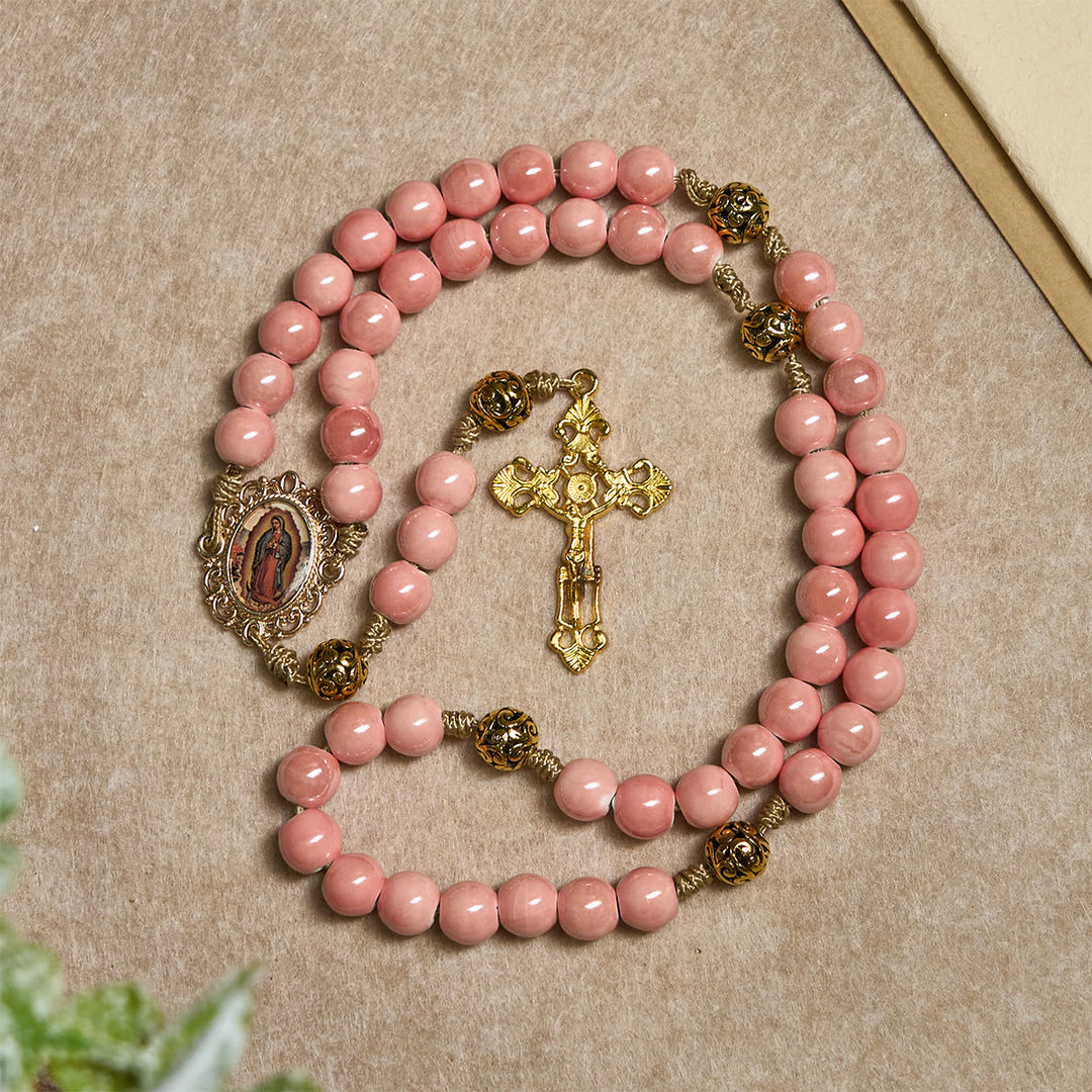 Christianartworkshop Rosenkranz aus hellrosa Keramik: Feiern Sie Weihnachten mit Anmut und Hoffnung - image 3