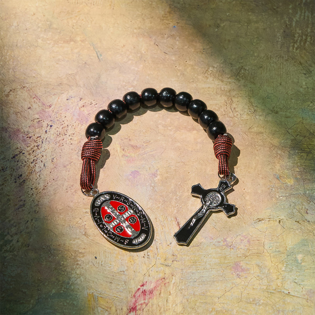 Christianartworkshop Paracord-Taschenrosenkranz „Glaubensverteidiger“ mit dem Heiligen Benedikt: Schild Christi - image 2