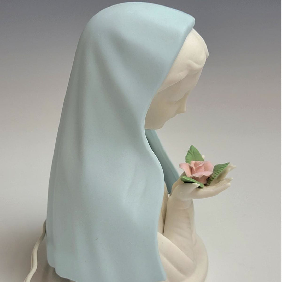 Christianartworkshop: Betende Madonna – Leuchtdekoration für den Schreibtisch: Stille und friedvolle Andacht - image 2