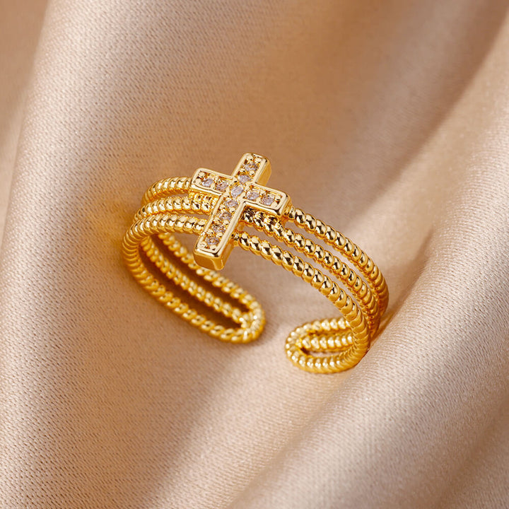 Funkelnder Kreuzring von Christianartworkshop: Zirkonia-besetztes Design für ein gläubiges Geschenk - Golden (Geeignet für US-Größen 6-10) - image 0