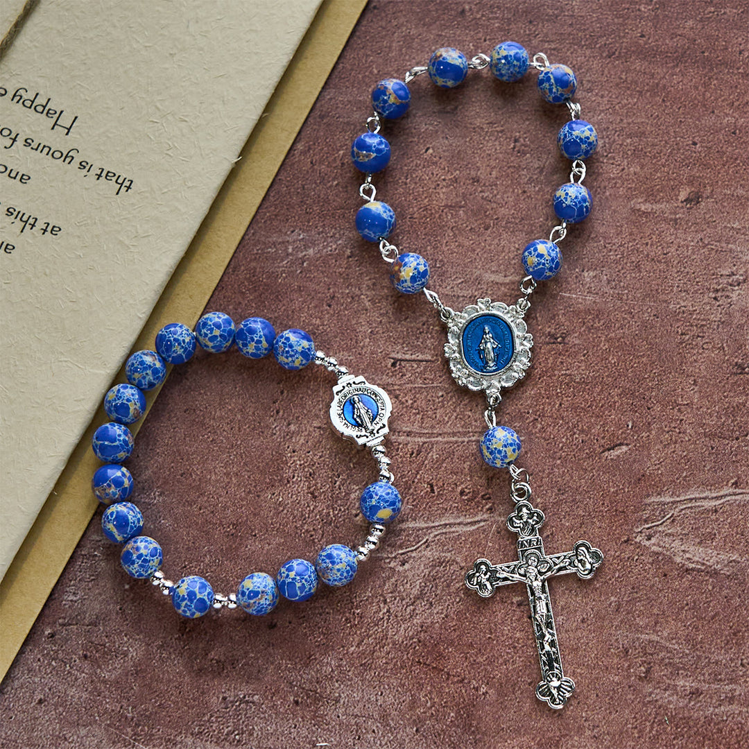 Christianartworkshop Rosenkranz und Armband aus königsblauen Steinperlen: Gnade, geführt von Marias Hand - image 12