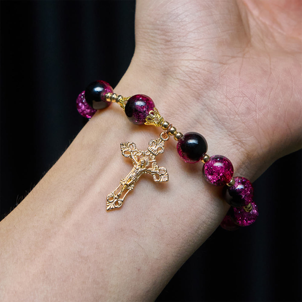Christianartworkshop Armband „Gnade und Stärke“ aus schwarz-rosa Glasperlen mit goldenem Kreuz - image 1