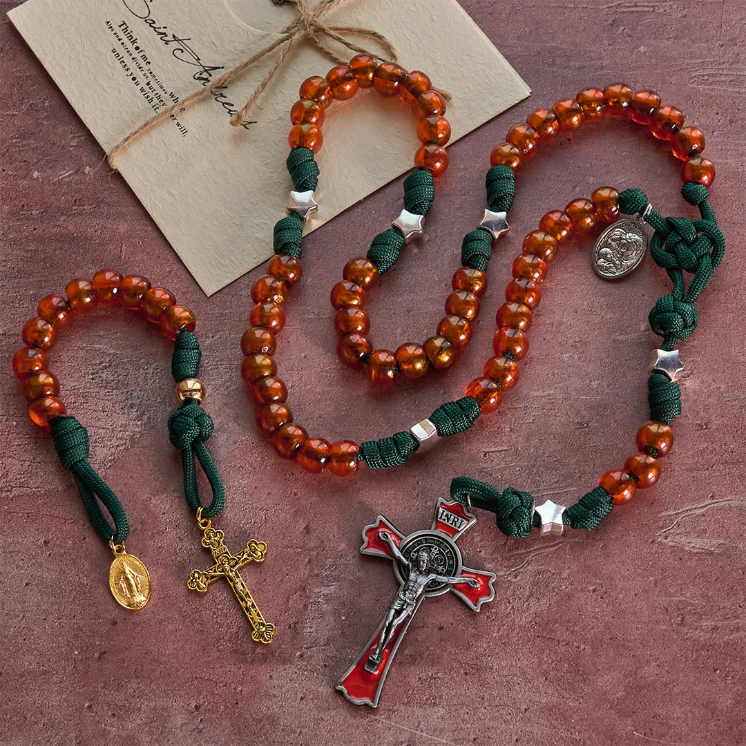 Christliche Rosenkranzkette aus bernsteinfarbenen Perlen und grünem Paracord mit Medaille der Heiligen Familie von Christianartworkshop - image 4