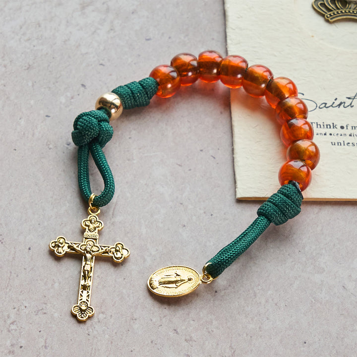 Christliche Rosenkranzkette aus bernsteinfarbenen Perlen und grünem Paracord mit Medaille der Heiligen Familie von Christianartworkshop - Taschenrosenkranz - image 12