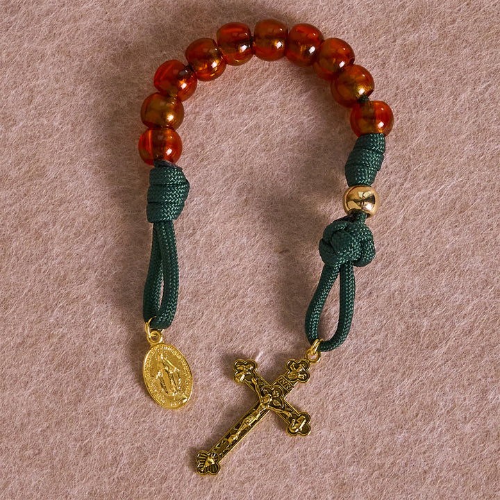 Christliche Rosenkranzkette aus bernsteinfarbenen Perlen und grünem Paracord mit Medaille der Heiligen Familie von Christianartworkshop - image 14