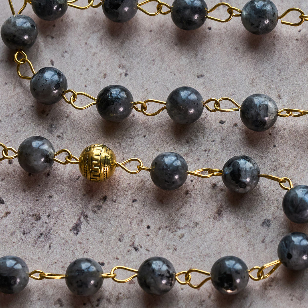 Wundermedaille und Benediktsschlüssel von Christianartworkshop, 8 mm runder schwarzer Stein, Legierungskette, Rosenkranz - image 4