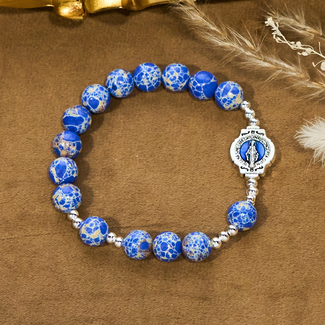 Christianartworkshop Blaues Marienarmband aus Kaiserstein: Ein Zeichen des Gebets und des Friedens - image 3