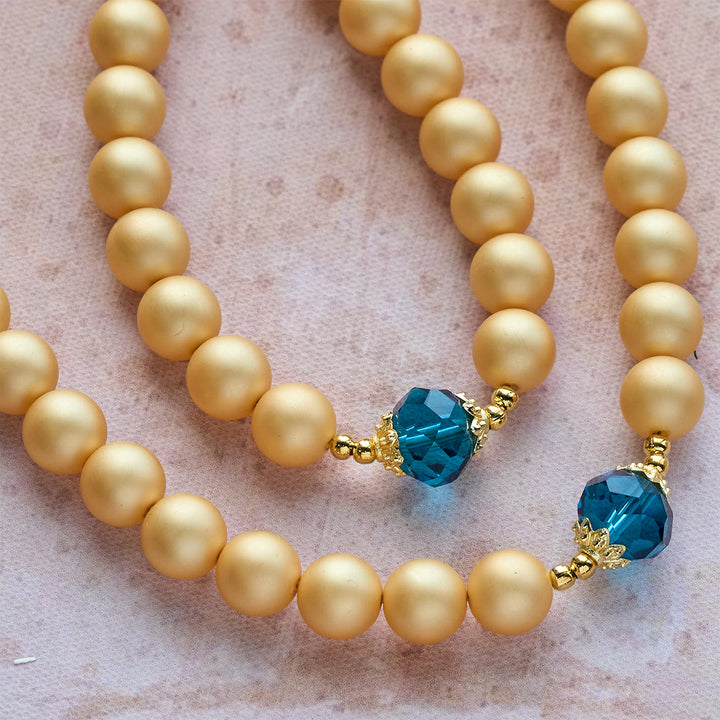 Eleganter, matter Rosenkranz aus goldenen Perlen von Christianartworkshop mit der heiligen Therese und einem Kruzifix - image 8