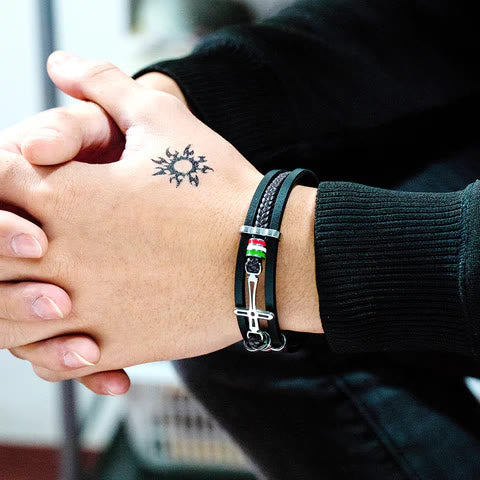 Christianartworkshop Kreuz-Lederarmband: Robuster Glaube und stilvolle Hingabe für jeden Tag - image 1