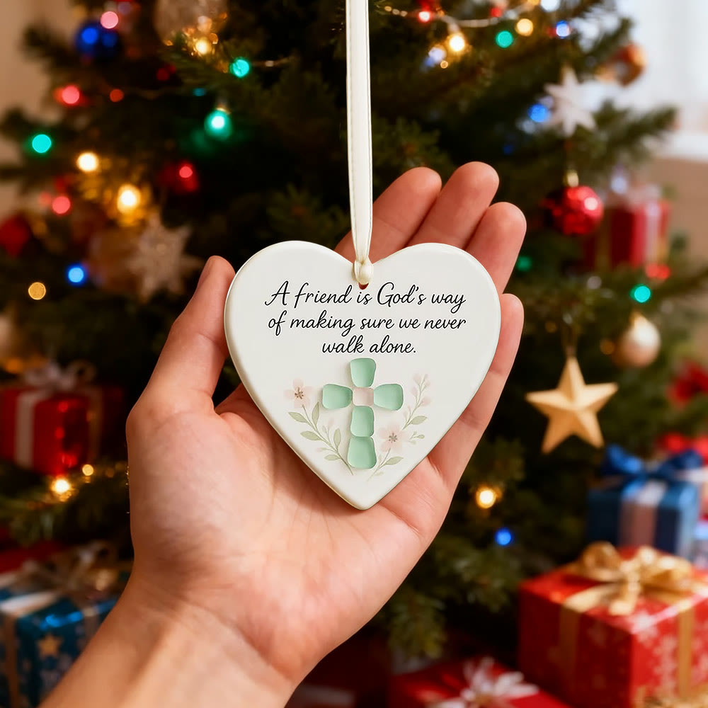 Herzförmiger Hängeschmuck von Christianartworkshop: Freundschaft ist Gottes Weg – Erinnerung an Glauben und Freundschaft - image 1
