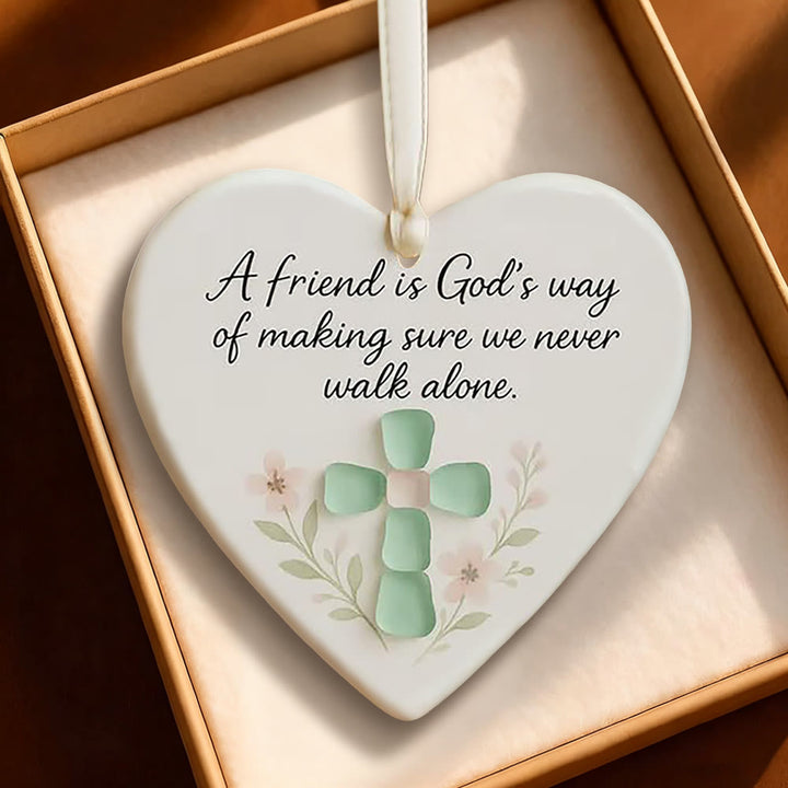 Herzförmiger Hängeschmuck von Christianartworkshop: Freundschaft ist Gottes Weg – Erinnerung an Glauben und Freundschaft - image 2