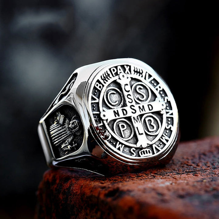 Christianartworkshop St. Benedikt Kreuz Glaubensring: Ein Symbol liebevoller Gabe - image 1