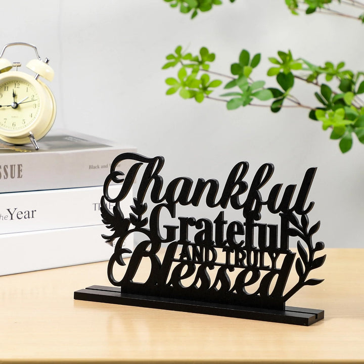 Christliche Kunstwerkstatt: Mit Gott ist alles möglich – Tischkunst: Ein Zeugnis des Glaubens und der Inspiration - Schriftornament - image 0