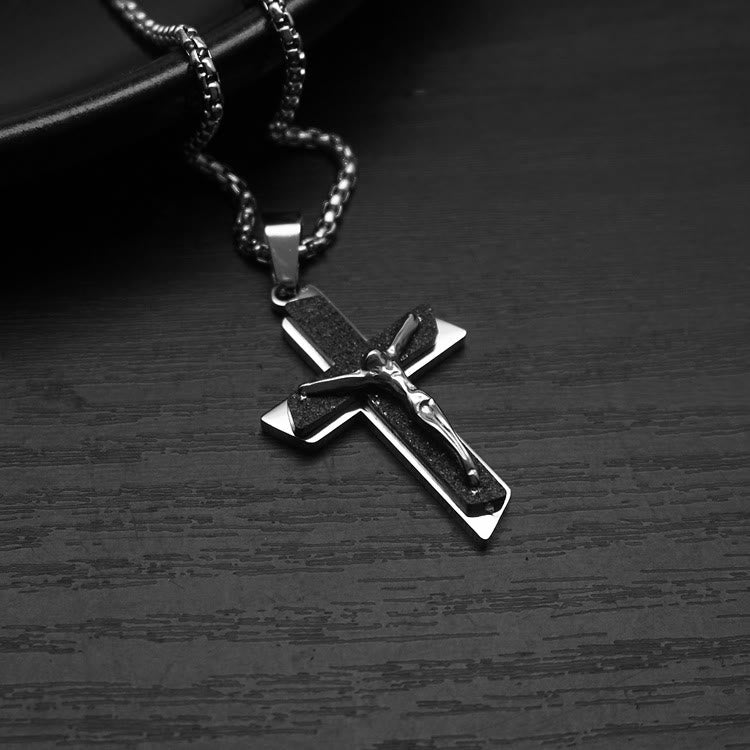 Kreuzanhänger-Halskette von Christianartworkshop: Spirituelles Symbol und handwerkliche Eleganz - image 9