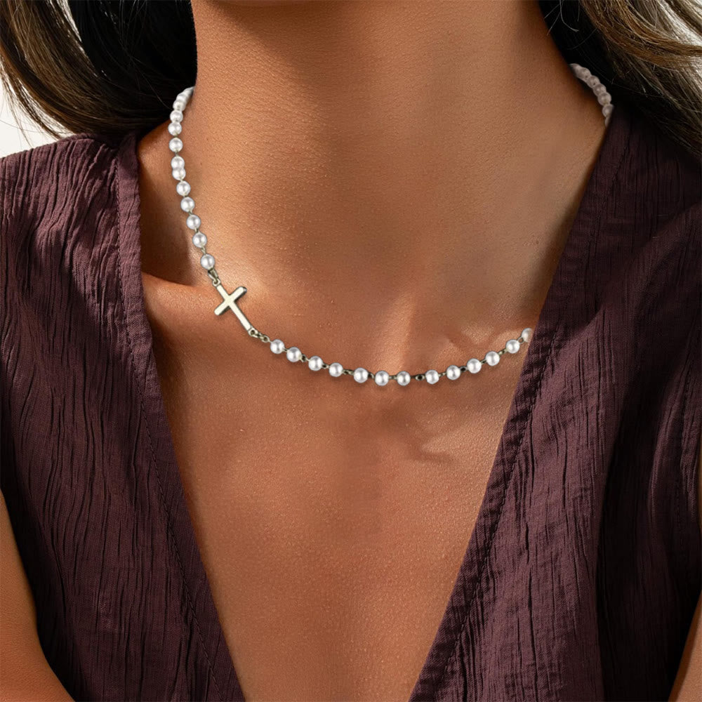 Christianartworkshop Weiße Perlenkette mit Kreuz: Elegante Hingabe & Treue Gnade - image 1