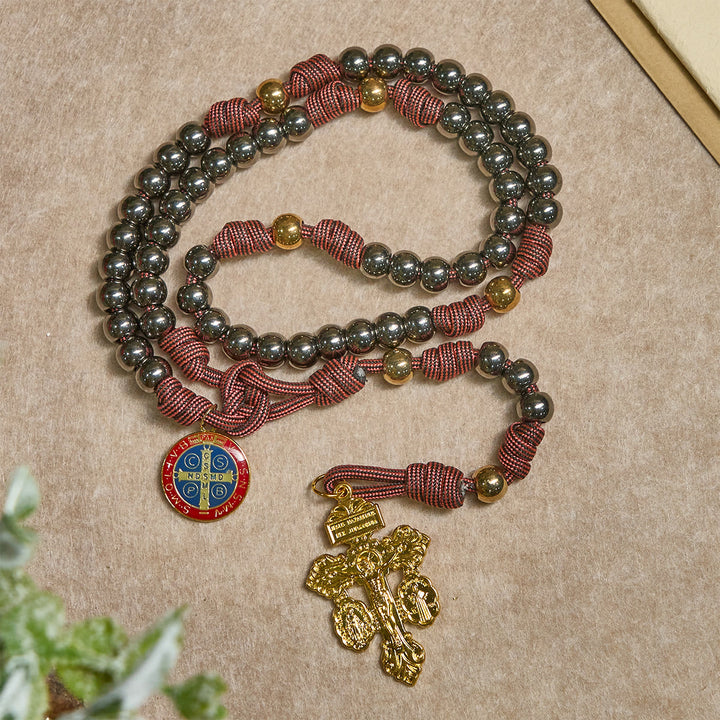 Christianartworkshop Rosenkranz aus bronzefarbenen Perlen mit Vergebungskreuz und St.-Benedikt-Verzierungen - image 4