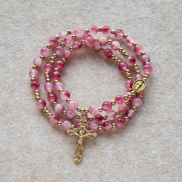Christianartworkshop Rosenkranzarmband aus rosaroten Achatperlen: Andacht & Himmlische Eleganz - image 6