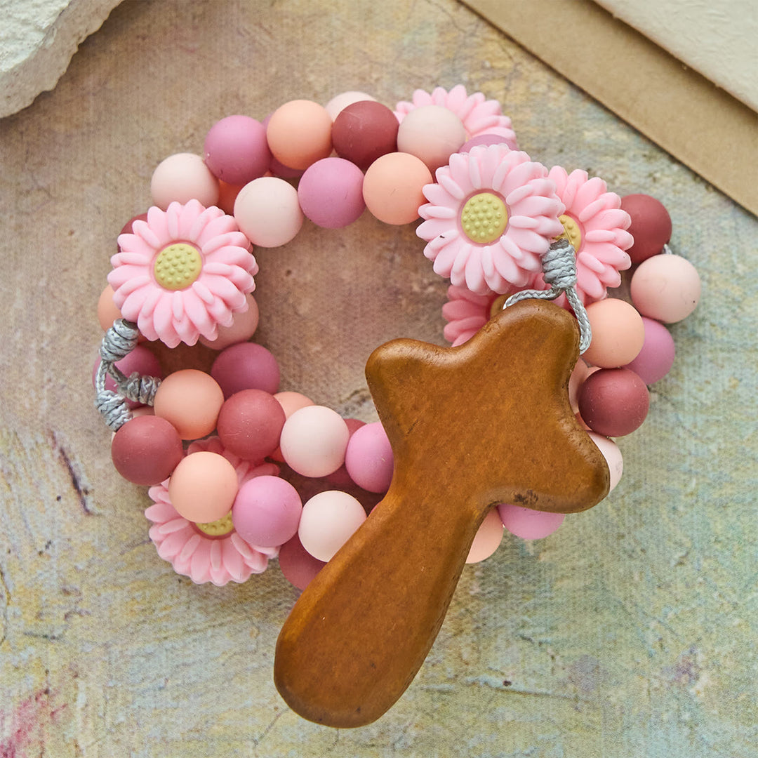 Christianartworkshop Kinderrosenkranz aus Silikon, rosa Gänseblümchen, mit Holzkreuz - image 5