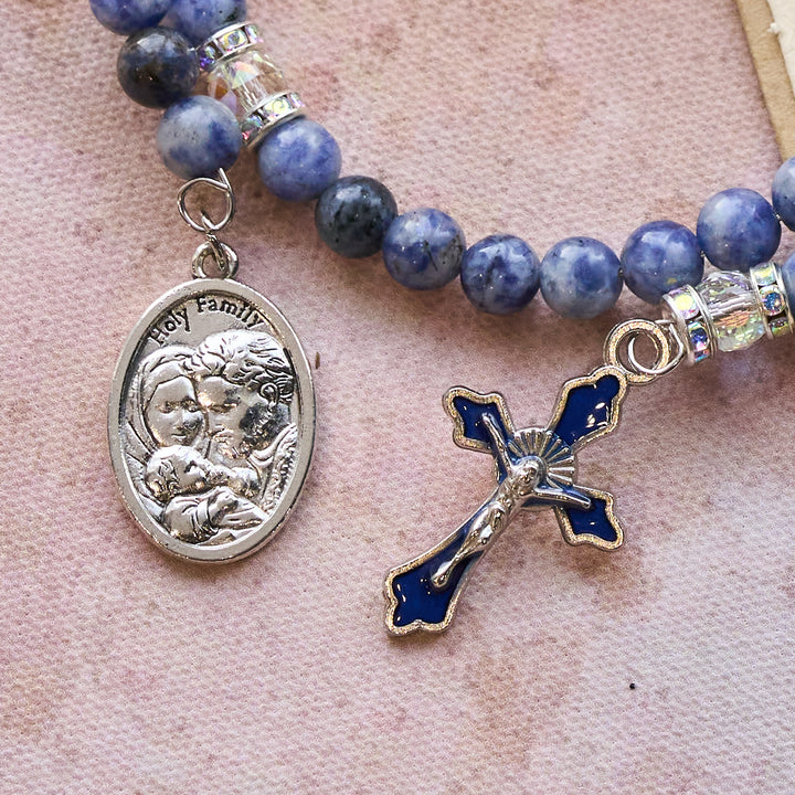 Christianartworkshop Rosenkranzarmband aus blauem Stein mit Erinnerungsdraht an die Heilige Familie - image 6