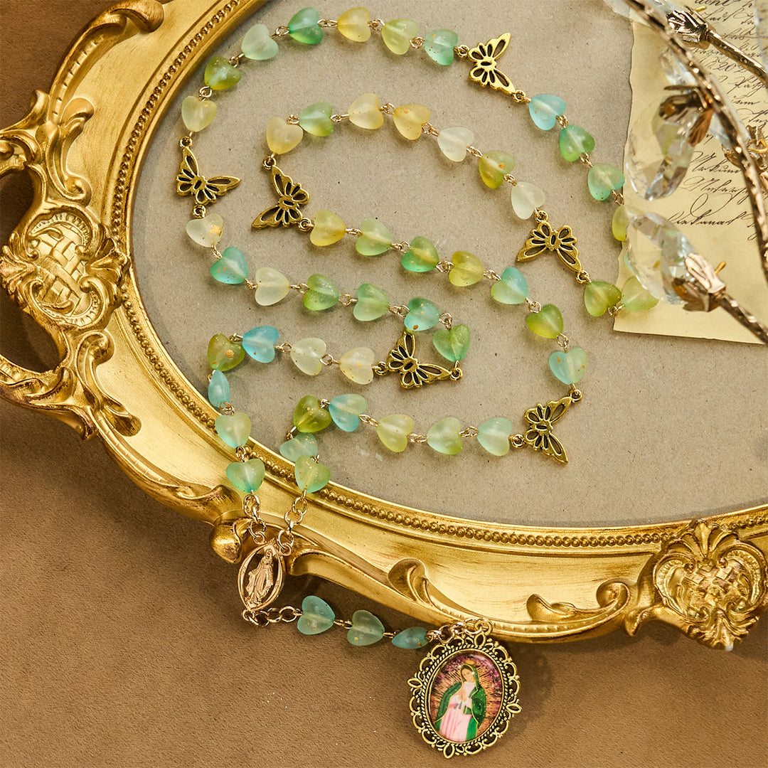 Christianartworkshop Rosenkranz und Armband mit grünem Herz und Schmetterling: Andacht und kunstvolle Spiritualität - image 3