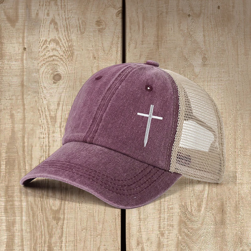 Christianartworkshop Trucker-Cap mit Kreuzstickerei: Stilvoller Ausdruck von Glauben und Spiritualität - Wein - image 4