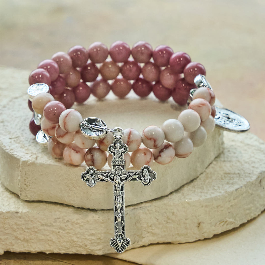 Christianartworkshop Rosenkranzarmband aus Rosenholz mit matter Webstein-Memory-Draht-Optik und Marienmedaillen - Handgelenkumfang: 18–24 cm (7,09–9,45 Zoll) - image 0